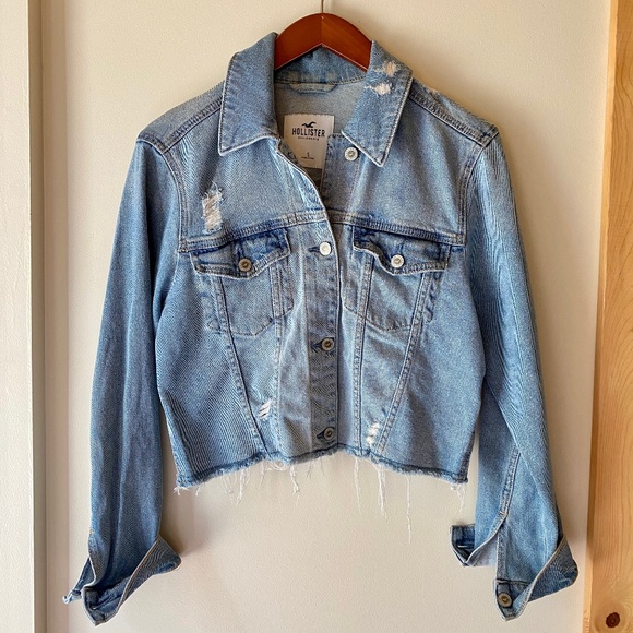 Hollister Cropped Denim Jacket - Distressed Light Wash - Picture 1 of 7